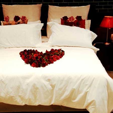 decoración cama San Valentín